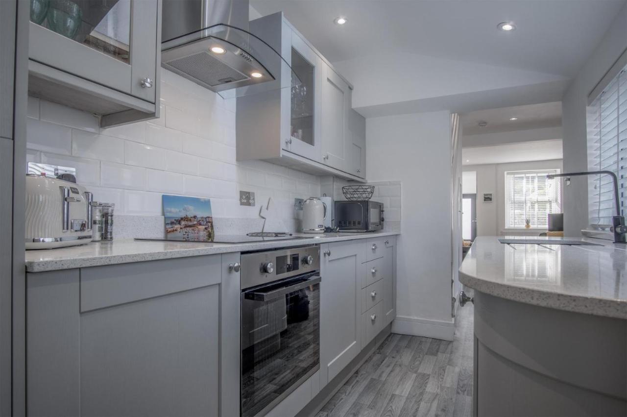 Hawtree Cottage - 2 Bedroom Cottage - تينبي المظهر الخارجي الصورة