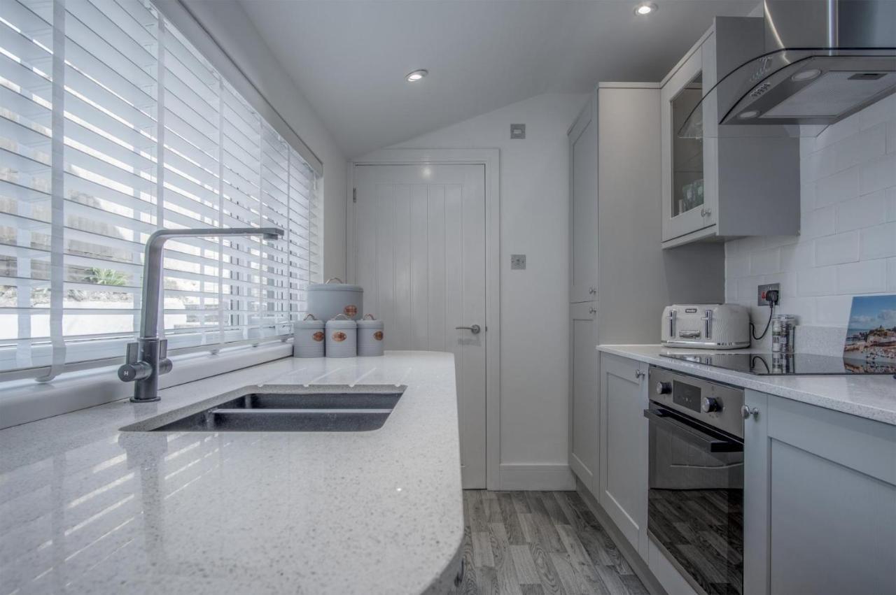 Hawtree Cottage - 2 Bedroom Cottage - تينبي المظهر الخارجي الصورة